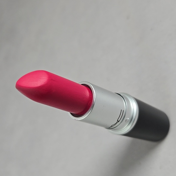 MAC Cosmetics Retro Matte Lipstick in "All Fired Up" - Picture 5 of 5
